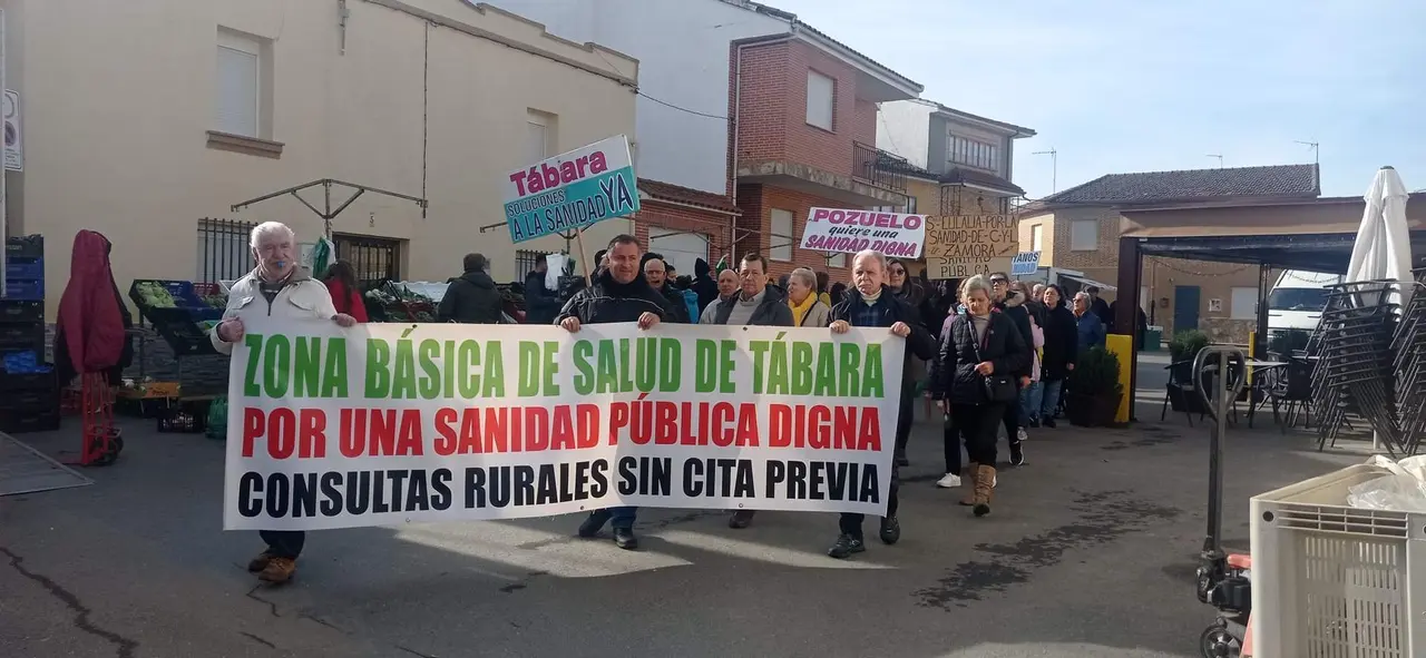 Protesta de la Plataforma por una Sanidad Pública Digna de la Zona Básica de Salud de Tábara
