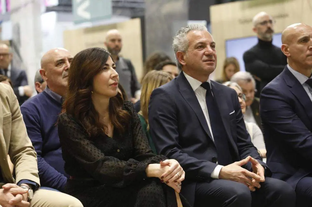 Nicanor Sen impulsa la colaboración estratégica entre el Gobierno de España y la Comunidad para fomentar un turismo que combata la despoblación