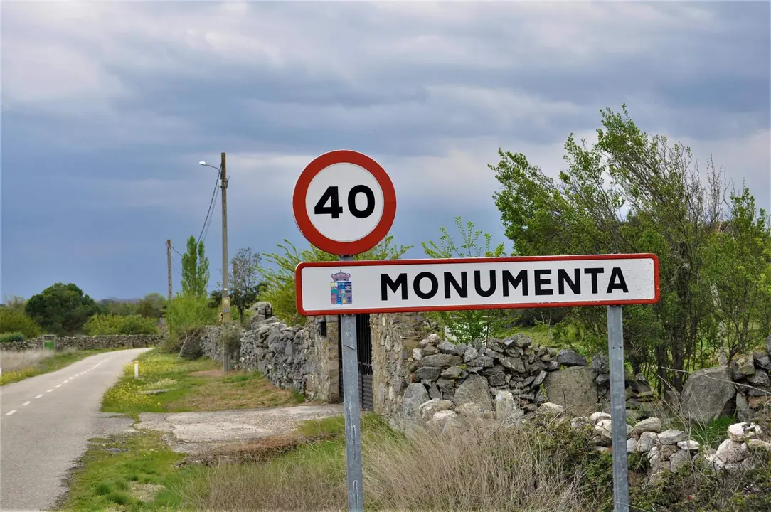 Monumenta