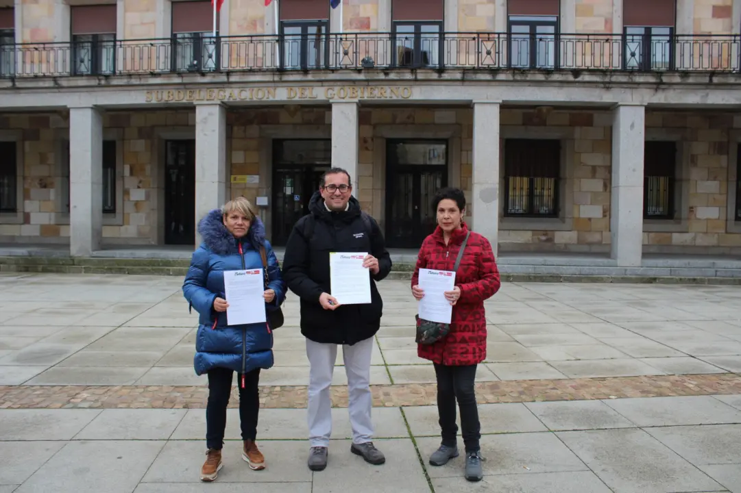 representantes de Izquierda Unida, PSOE y Futuro en Villaralbo