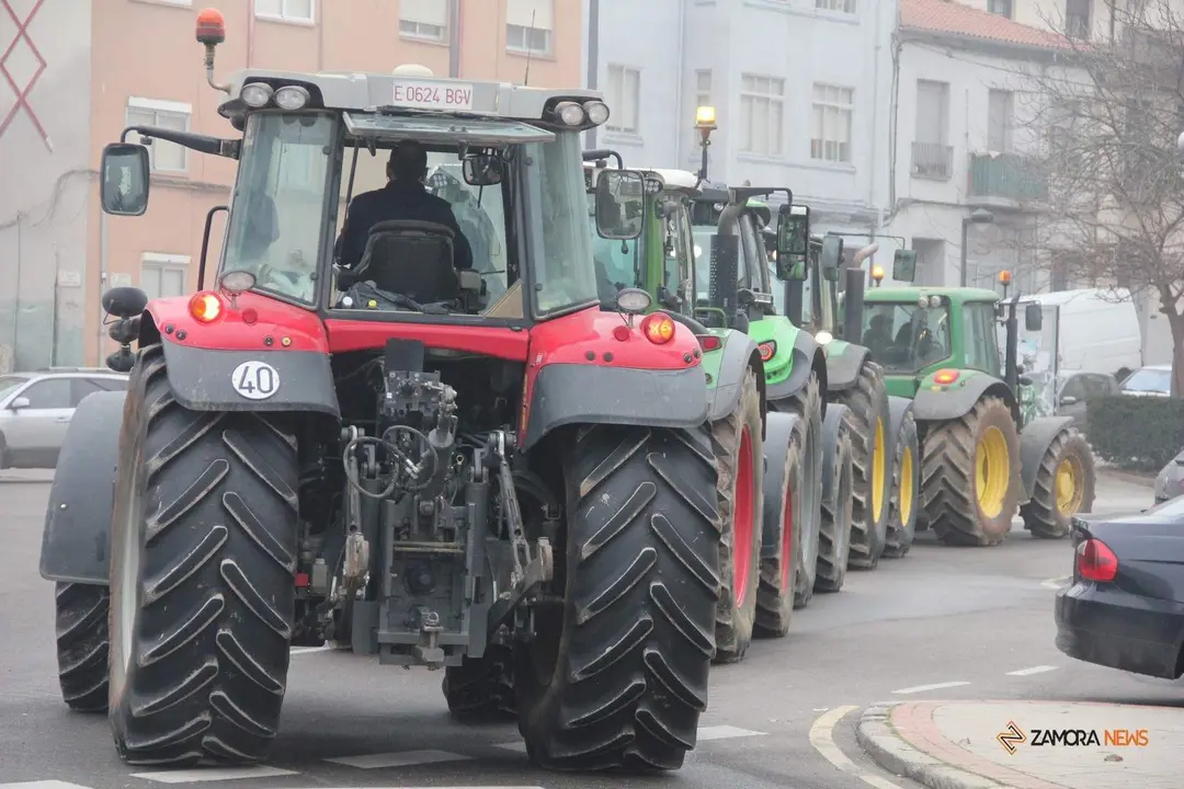 Tractorada por el centro de Zamora