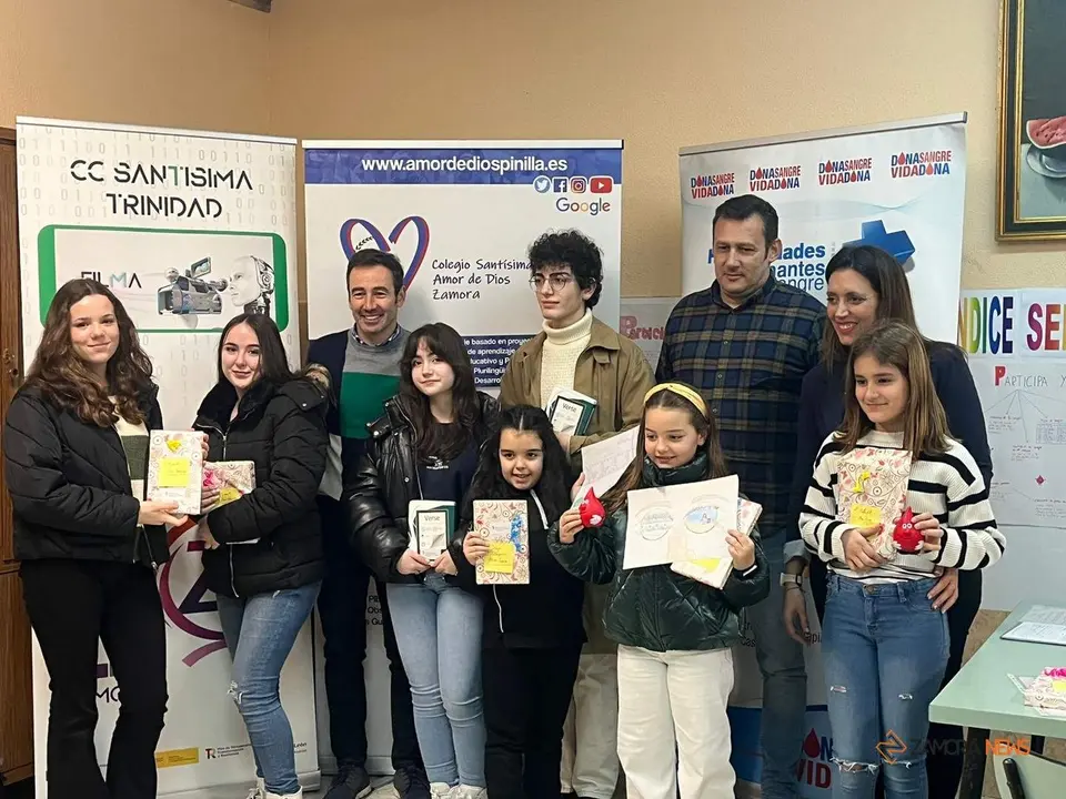 Donación y entrega de premios colegio Santísima Trinidad