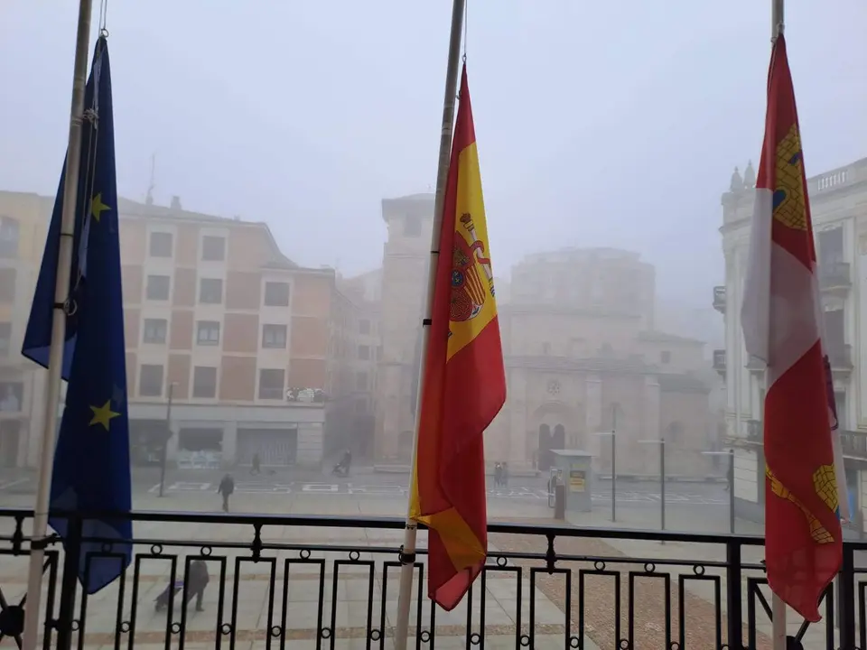 Banderas a media asta en la subdelegación del Gobierno en Zamora