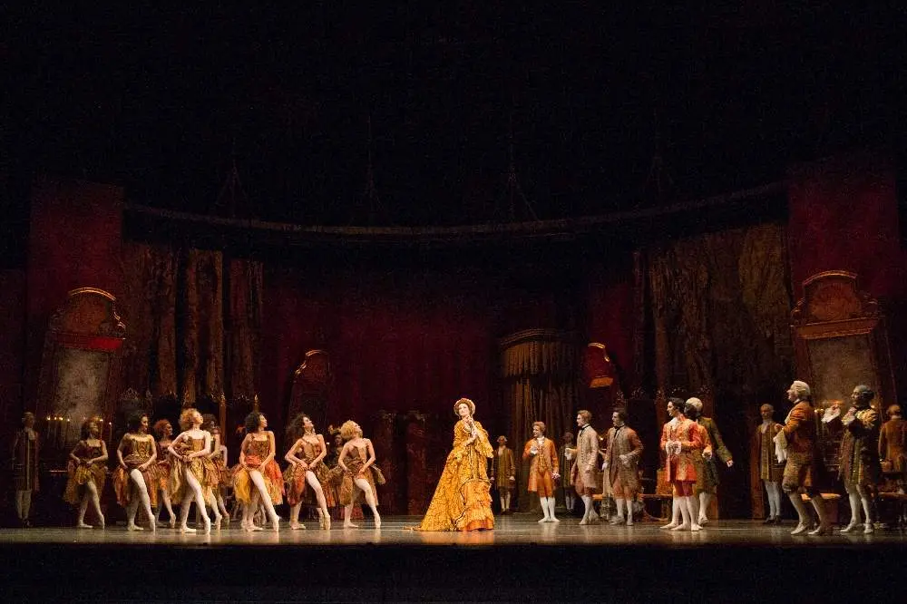 Escena de 'Manon' de la ROH. Alice Pennefather