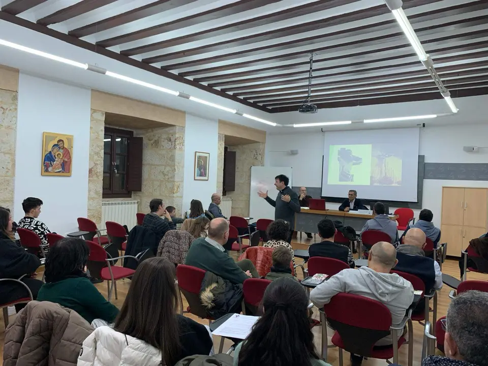 Jornada de convivencia y formación cofrade con los nuevos hermanos del Espíritu Santo. Fotografía: Hermandad Penitencial del Espíritu Santo