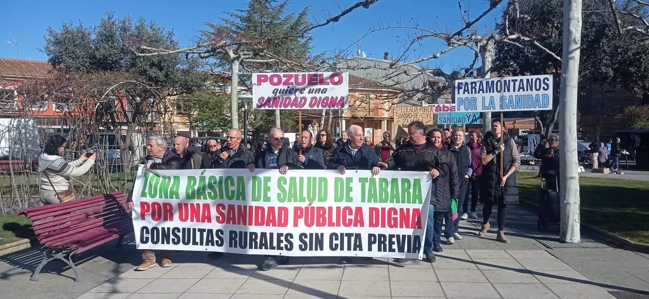 Protesta de la Plataforma por una Sanidad Pública Digna de la Zona Básica de Salud de Tábara