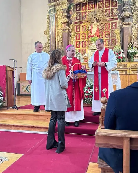 El obispo preside la eucaristía en Villalazán en el día de su patrón