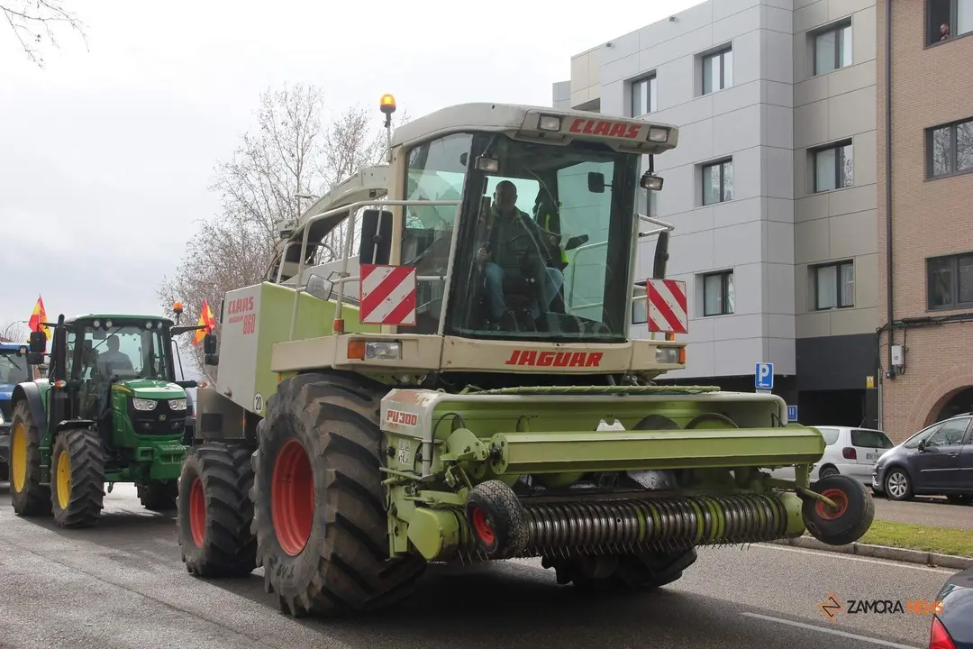 Tractorada con motivo de la manifestación del 9 de febrero