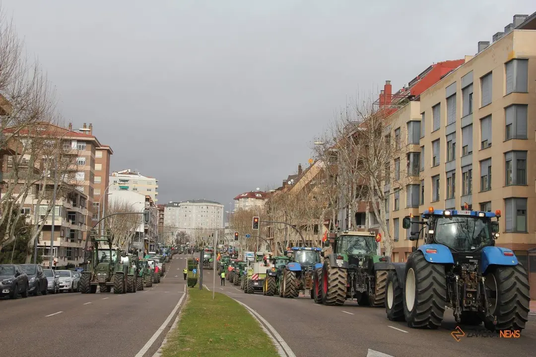 Tractorada con motivo de la manifestación del 9 de febrero