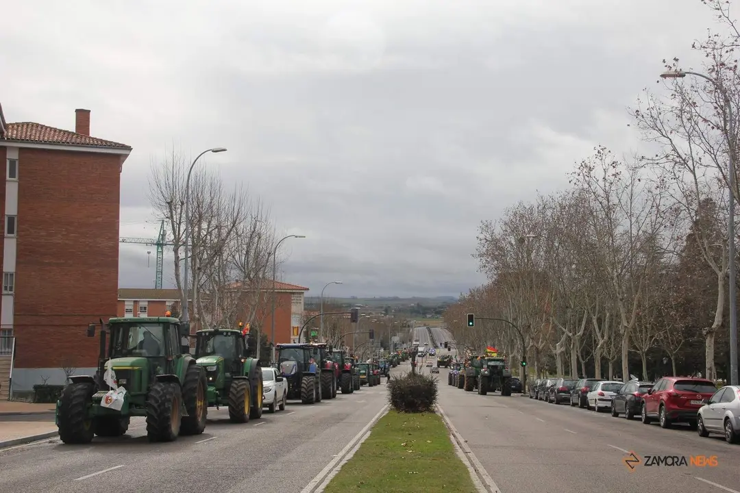 Tractorada con motivo de la manifestación del 9 de febrero