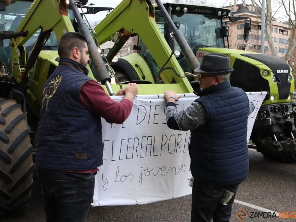 Tractorada con motivo de la manifestación del 9 de febrero