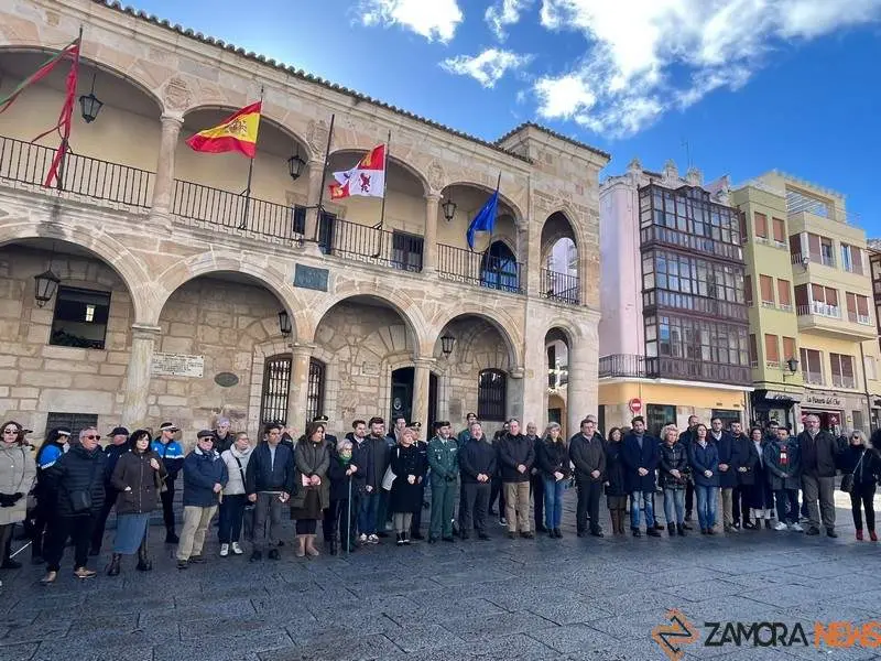 minuto de silencio en Zamora 