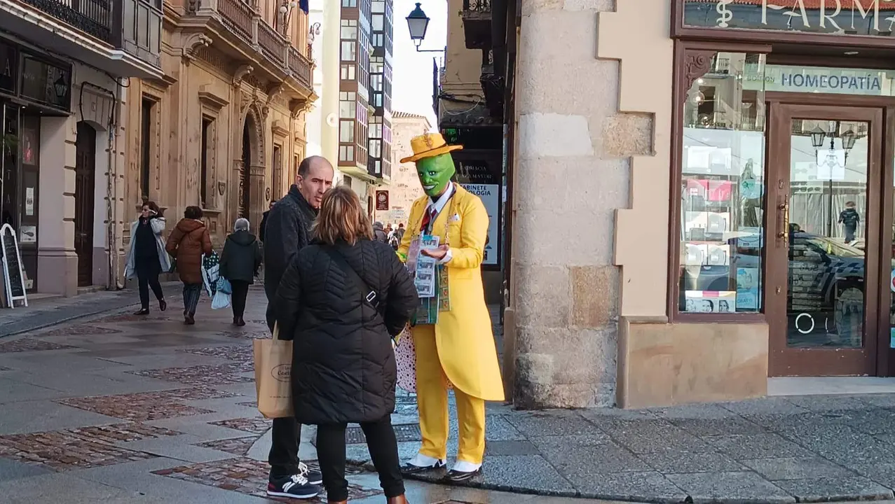 vendedor de la once de Zamora disfrazado
