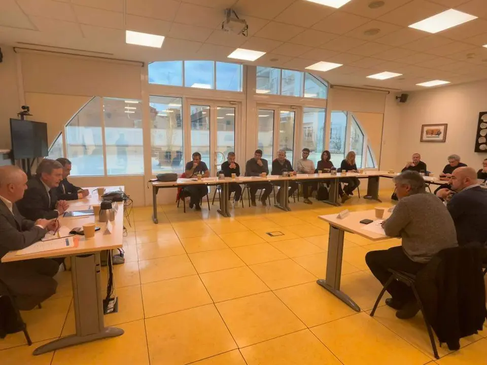 Correos y los sindicatos mayoritarios inician una etapa de diálogo