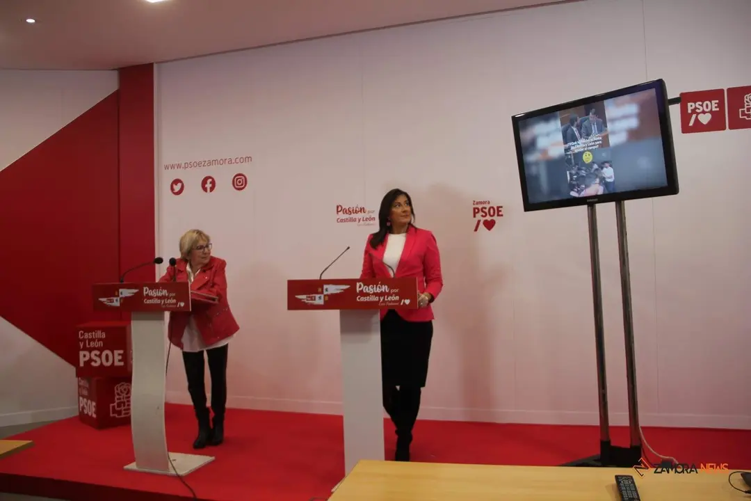  La secretaria de Organización del PSOECyL y procuradora por Zamora, Ana Sánchez, analiza, junto a la procuradora socialista por Zamora, Inmaculada García, la situación agraria de CyL 