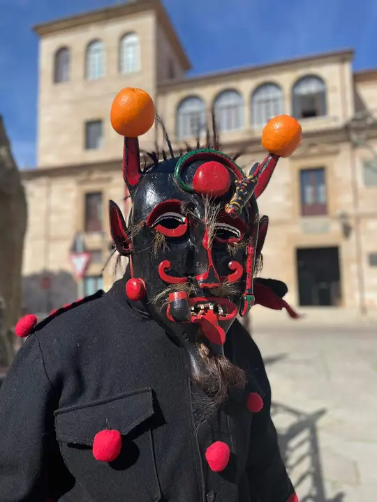 El Chocalheiro anticipa el Encuentro Internacional de Mascarais por las calles de Zamora