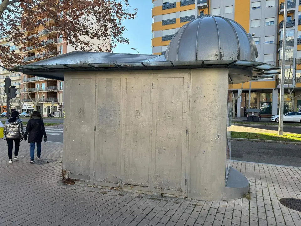 Kiosko en avenida Cardenal Cisneros