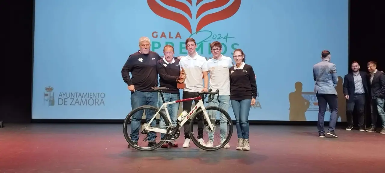 Zamora Enamora, mejor equipo en la Gala del Deporte de Zamora 2024 (2)