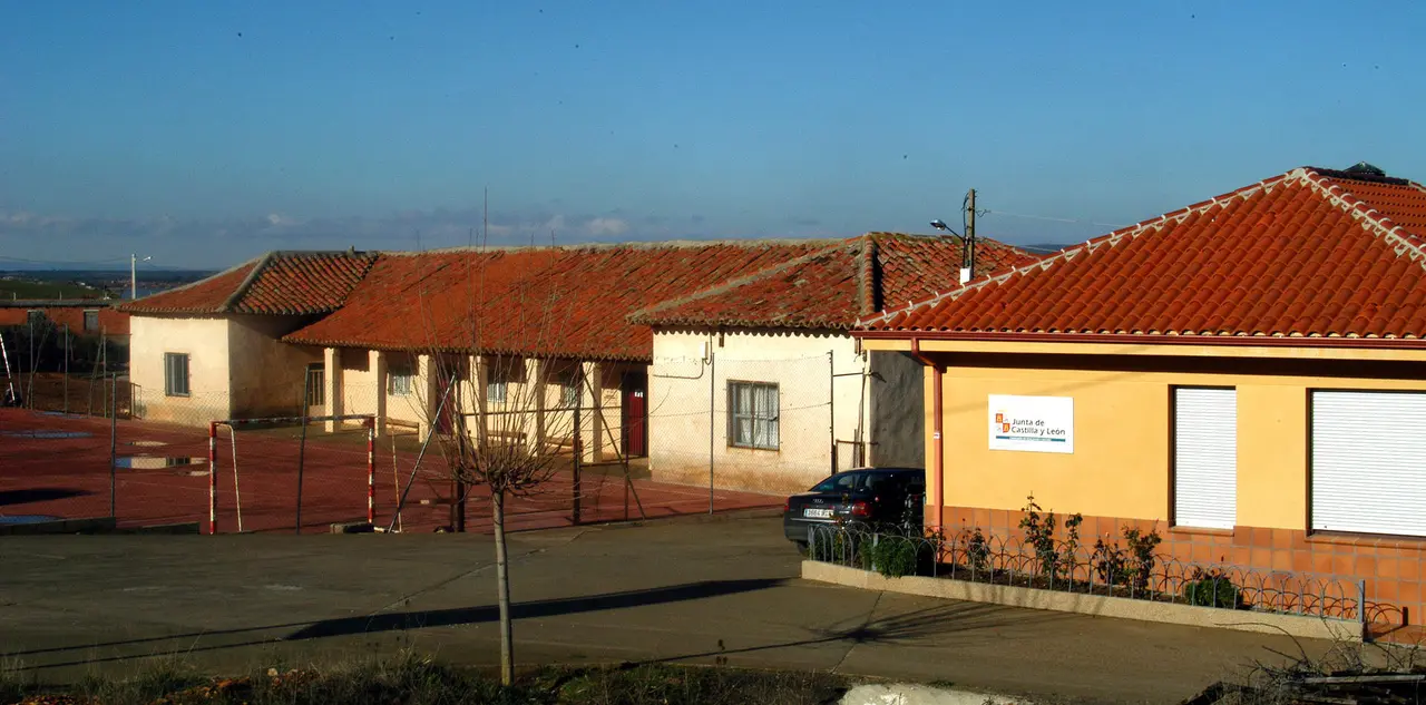 Colegio rural en Arrabalde