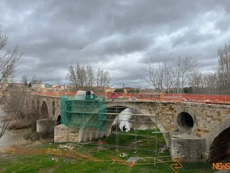 Obras en el Puente de Piedra (2)