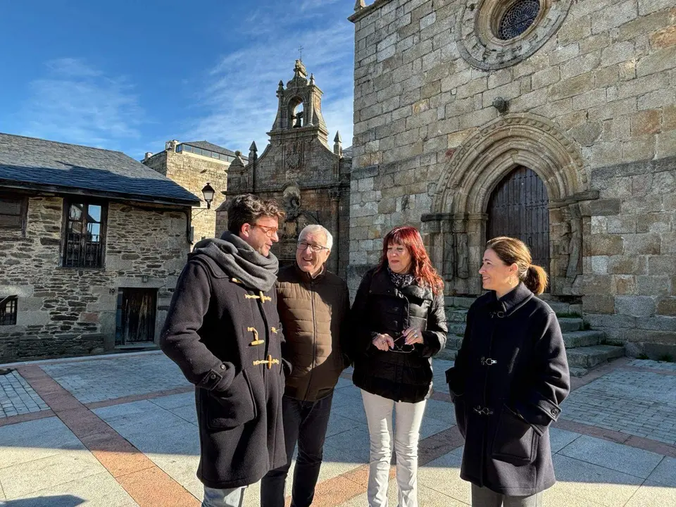 La presidenta de Paradores inaugura la temporada en Puebla de Sanabria