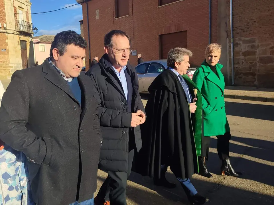 Ángel Blanco se une a la celebración del Santo Ángel de la Guarda en Villamayor de Campos