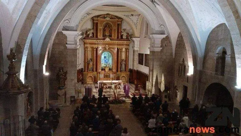 Oración y cántico a los pies del Cristo de la Buena Muerte