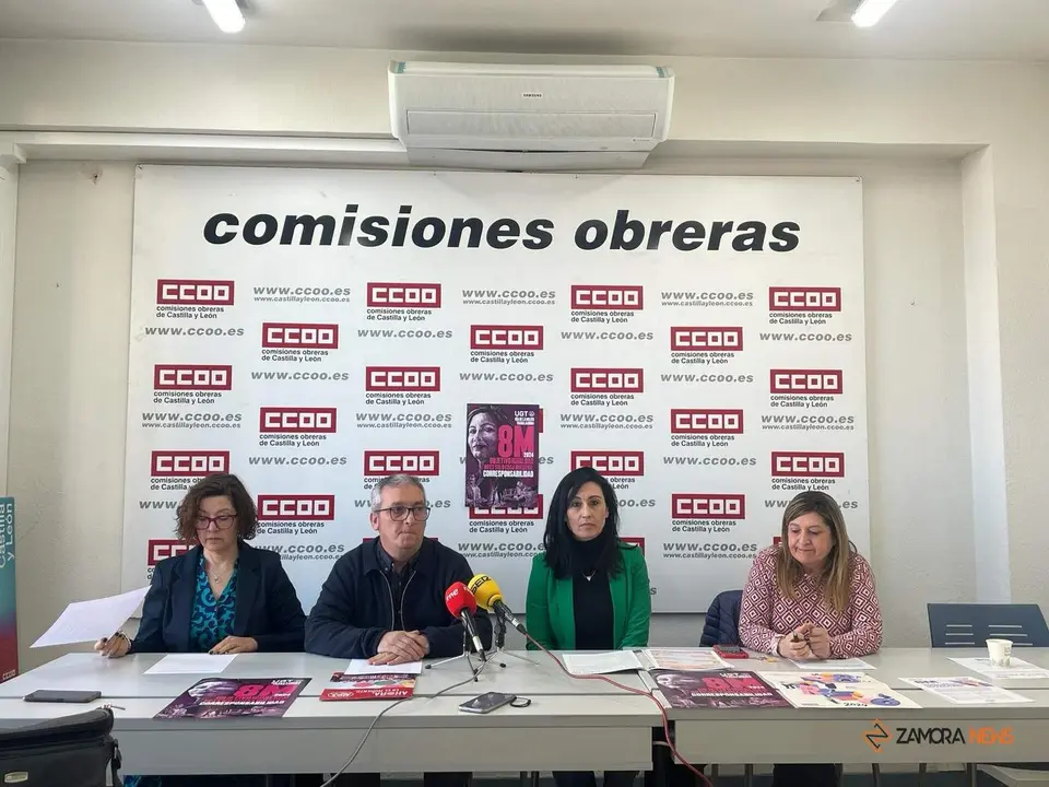 Trinidad Acebes, Carolina Morales, Juan Escudero y Conchi Trufero en la convocatoria por el 8M
