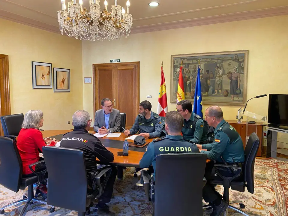 reunión semanal de coordinación entre las autoridades locales y las Fuerzas y Cuerpos de Seguridad del Estado