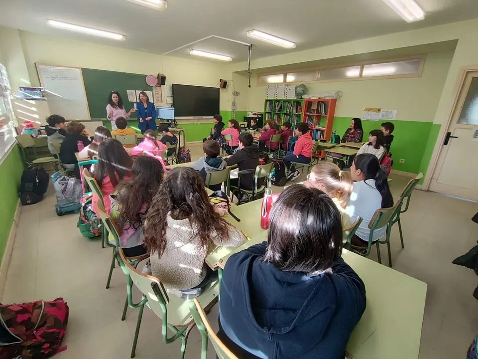 Aquona promueve las vocaciones STEM entre las alumnas de Castilla y León