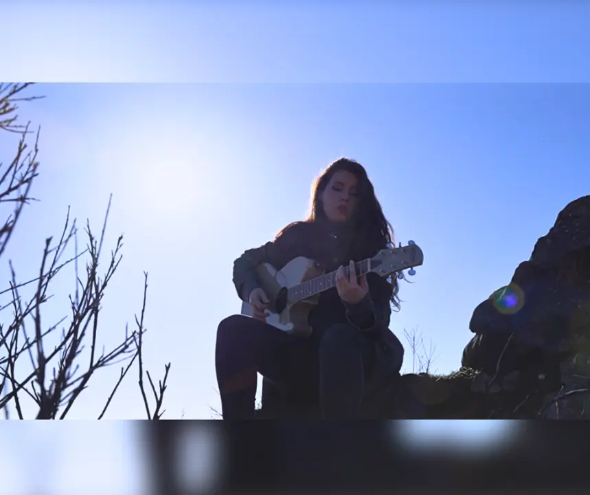El videoclip Raven on the Road grabado en Vilalrdeciervos dentro del segundo disco de Project Claudia. Fotografía: CEDIDA