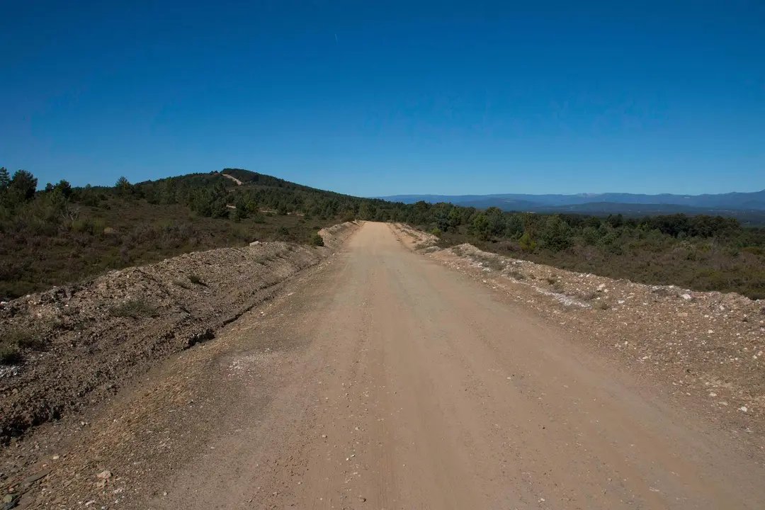Camino de concentración en un hábitat de interés comunitario en la Sierra de la Culebra