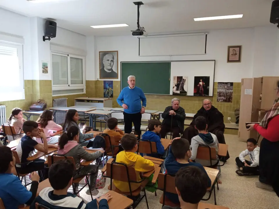 Alumnos del Colegio Sagrado Corazón de Jesús de Zamora profundizan en la Semana Santa