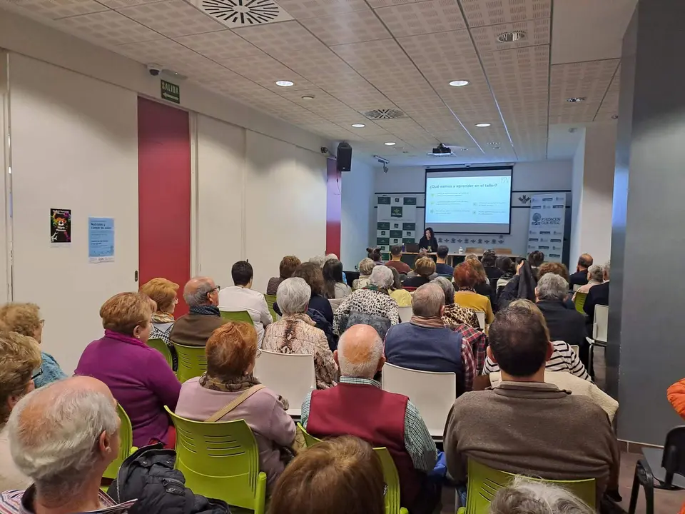 charla nutrición y cancer de colon aecc