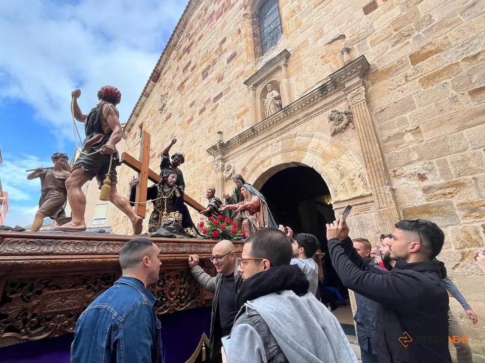 Traslado de pasos de Jesús Nazareno y Santo Entierro a la carpa_6