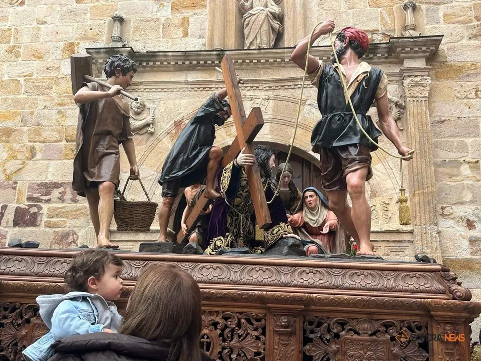 Traslado de pasos de Jesús Nazareno y Santo Entierro a la carpa_8