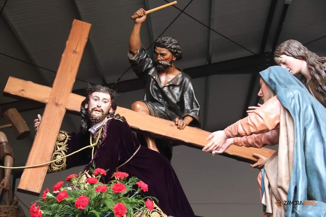 Traslado de pasos de Jesús Nazareno y Santo Entierro a la carpa_25