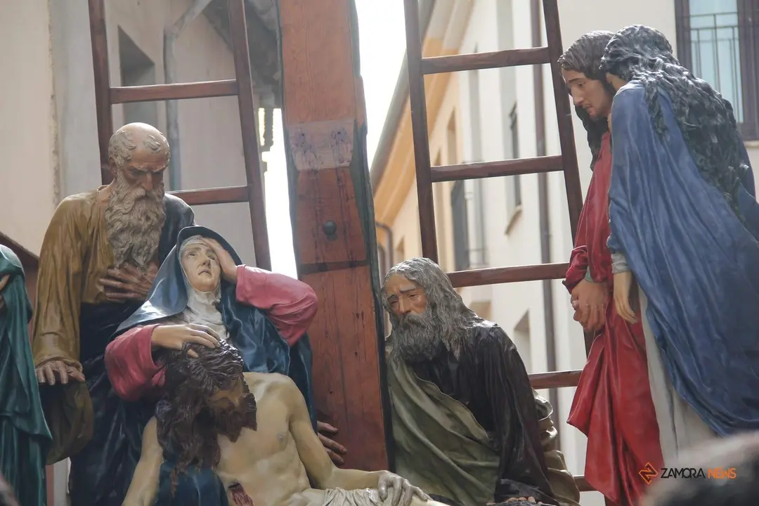 Traslado de pasos de Jesús Nazareno y Santo Entierro a la carpa_35
