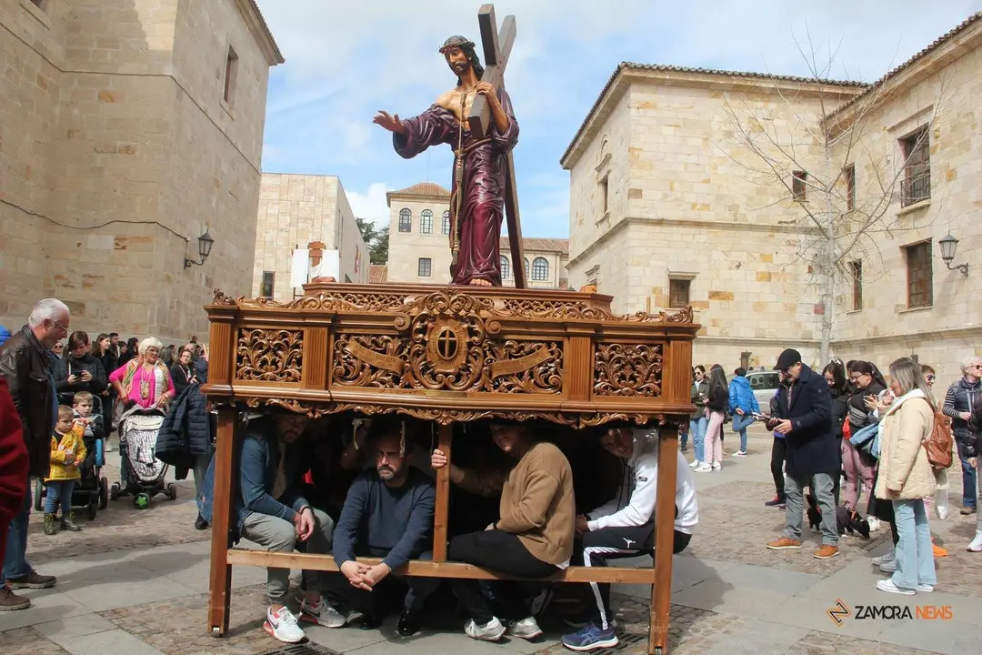 Traslado de pasos de Jesús Nazareno y Santo Entierro a la carpa_53
