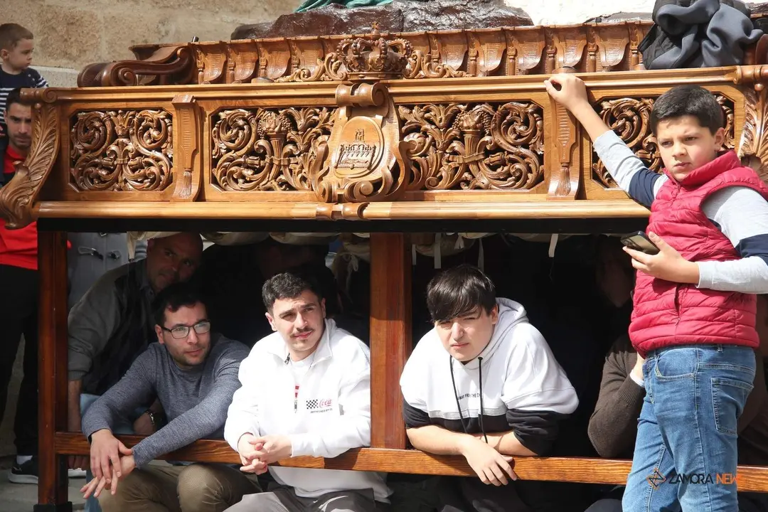 Traslado de pasos de Jesús Nazareno y Santo Entierro a la carpa_55