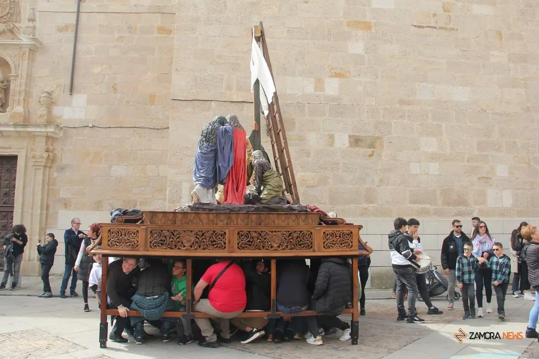 Traslado de pasos de Jesús Nazareno y Santo Entierro a la carpa_45