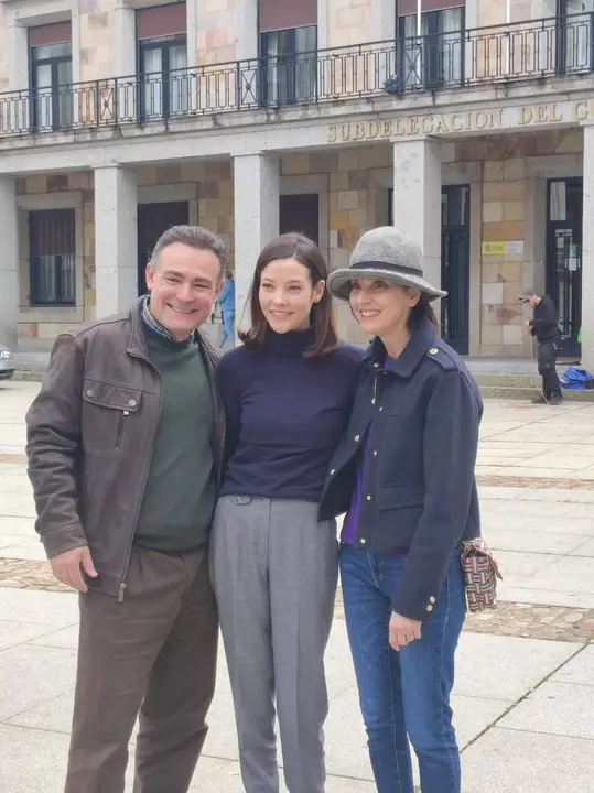 Los actores protagonistas Mireia Oriol y Urko Olazábal junto a Nevenka