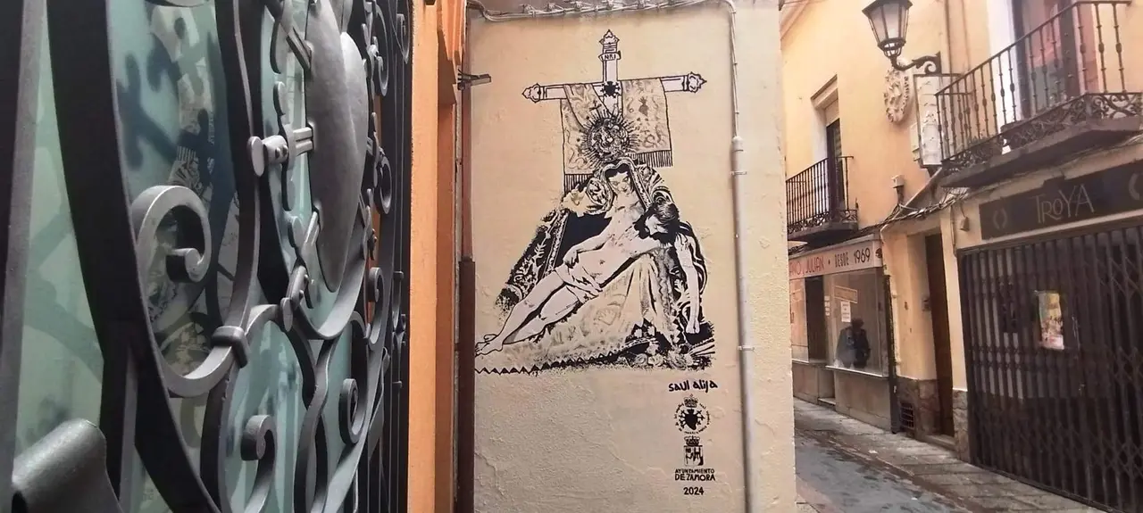 Mural, junto a la Cofadía de Nuestra Madre