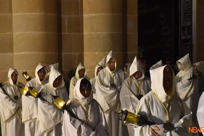 Procesión de Luz y Vida (2)