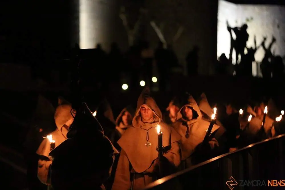 sábado 7 palabras toro (46)_tn