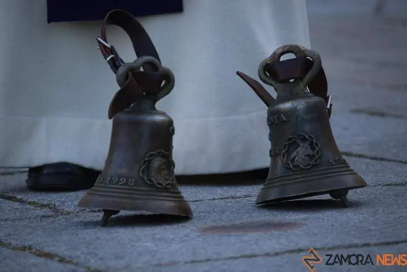 Esquilas del barandales de la Cofradía de Jesús del Vía Crucis