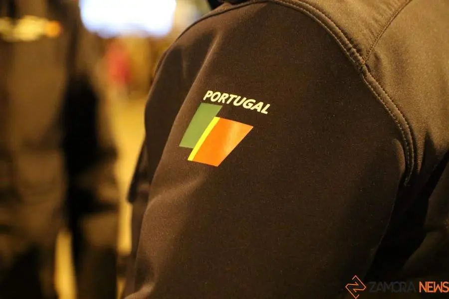 policía de Portugal presente en la Semana Santa de Zamora