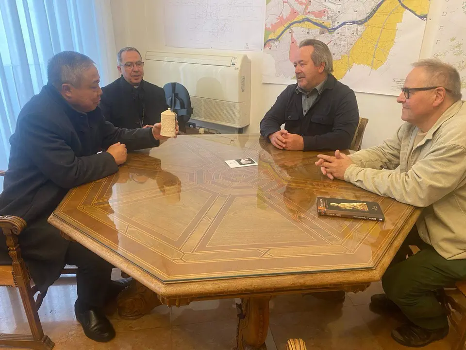 El Nuncio del Vaticano en España visita al alcalde de Zamora