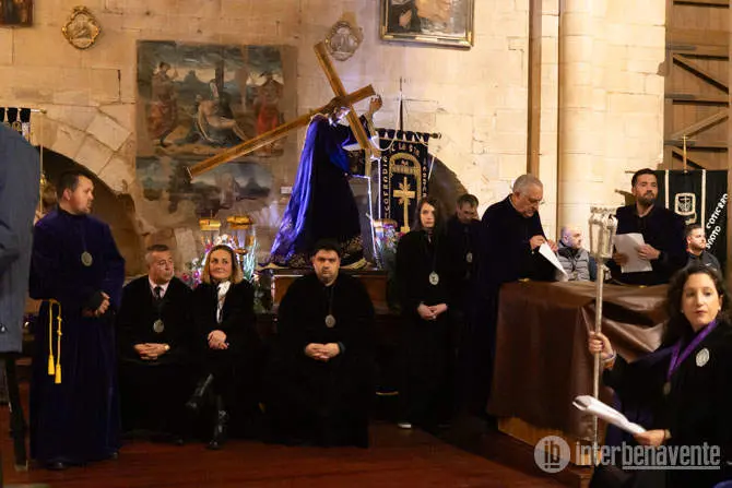 Cofradía de la Santa Vera Cruz vía Interbenavente.es