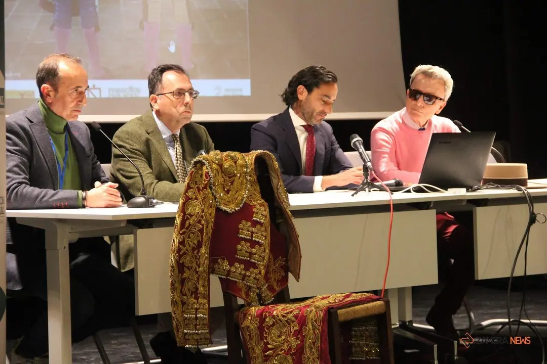 José Ortega Cano durante la mesa redonda en el I Encuentro Internacional de Capellanes y Sacerdotes Taurinos